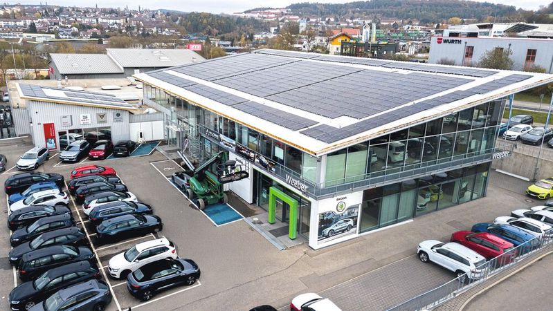 Das Autohaus Weeber hat seine Calwer Filliale in diesem Jahr energetisch saniert.(Bild:  Autohaus Weeber)