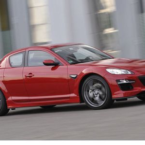 Der neue Mazda RX-8 kann ab sofort in der ausschließlich erhältlichen Ausstattungslinie "Sports-Line" zu Preisen ab 38.180 Euro bestellt werden.  (Archiv: Vogel Business Media)