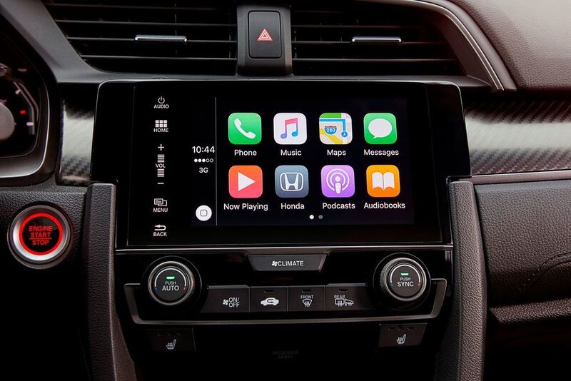 Über das farbige 7-Zoll-Touchscreendisplay namens Honda Connect lässt sich das Infotainment und die Klimaanlage steuern. In den höheren Ausstattungsvarianten beinhaltet es auch die Rückfahrkamera. (Honda)