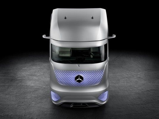 Der Mercedes-Benz Future Truck 2025: Weltpremiere der spektakulären Studie des Lkw von morgen – autonome Fahrt in eine faszinierende Zukunft (Bild: Mercedes-Benz)