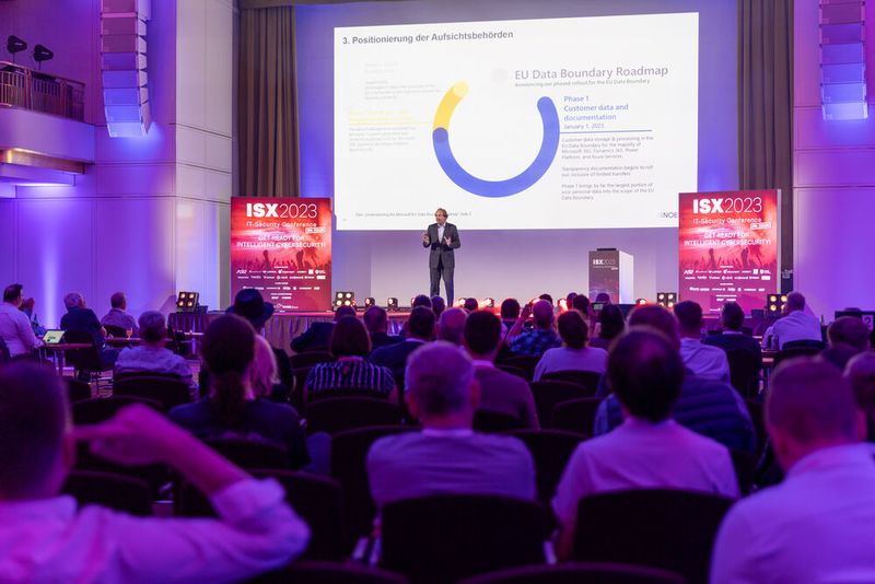 Nach der Mittagspause beantwortete Prof. Dr. Peter Bräutigam, Fachanwalt & Spezialist für IT-Recht, Fragen zum Datenschutz und Datentransfer in der Cloud. (Bild: Vogel IT-Akademie)