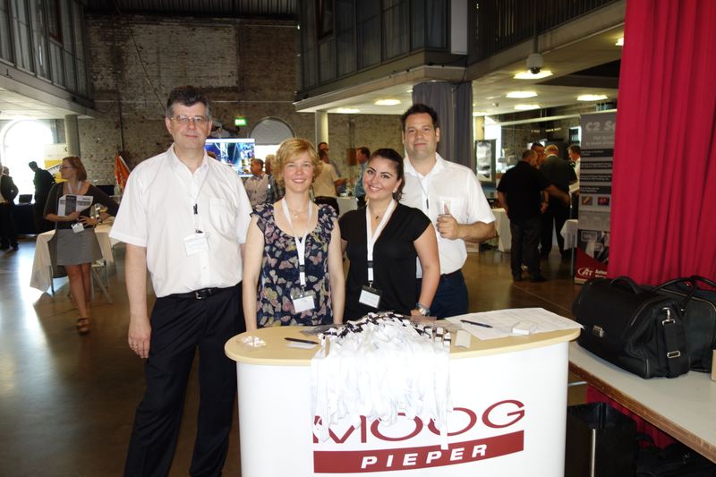 Das Moog Pieper Team begrüßt seine Gäste bei knapp 40 C  (v. l.) Bernd Bierotte-Gödecker, Nicole Adamek, Dilrubag Yildirim und Andreas Fieberg (IT-BUSINESS)