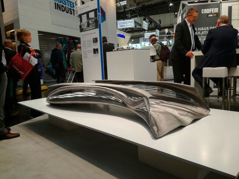 MX3D zeigt einen Ausschnitt des Projektes einer 3D-gedruckten Stahlbrücke.  (K.Juschkat/konstruktionspraxis)