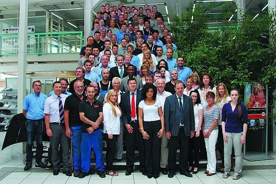 Große Runde: Nicht weniger als 260 Mitarbeiter beschäftigt die Graf-Hardenberg-Gruppe in Karlsruhe. (Foto: Rosenow)