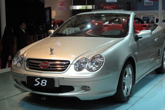 BYD bedeutet „Build your dreams“ - der Traum von einem Roadster dürfte allerdings nicht BYD S8 heißen, sondern Mercedes CLK. (Archiv: Vogel Business Media)