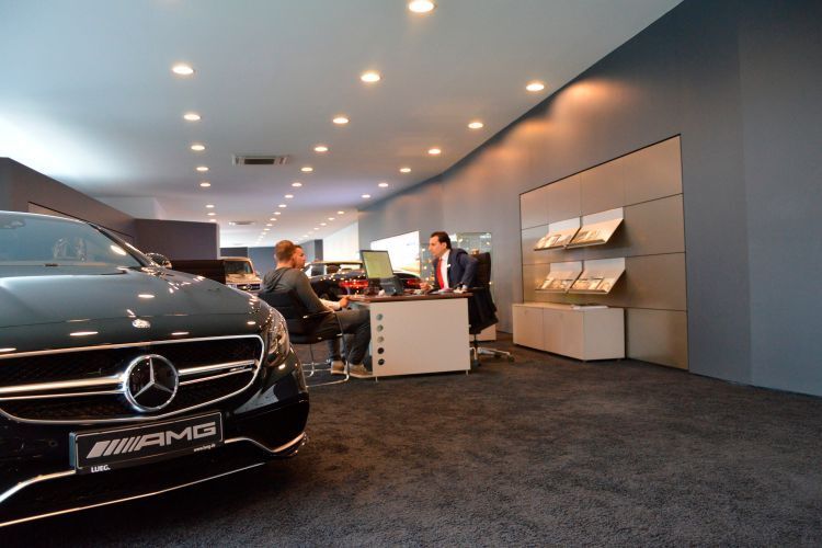 Mit dem neuen Showroom finden Kunden der exklusiven Marke dort eine Anlaufstelle, so wie dies bei anderen Marken auch üblich ist. AMG hat bei Lueg also keinen Shop-in-Shop-Auftritt mehr. (Achter)