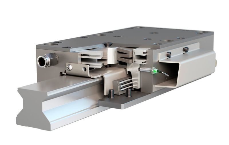 Mit der neuen pneumatischen Roba-Guidestop bietet Mayr Antriebstechnik ein neuartiges Bremskonzept, das sowohl die hohen Sicherheitsanforderungen erfüllen als auch ohne den Einsatz von Hydraulik eine hohe Leistungsdichte erreichen soll. (Mayr Antriebstechnik)