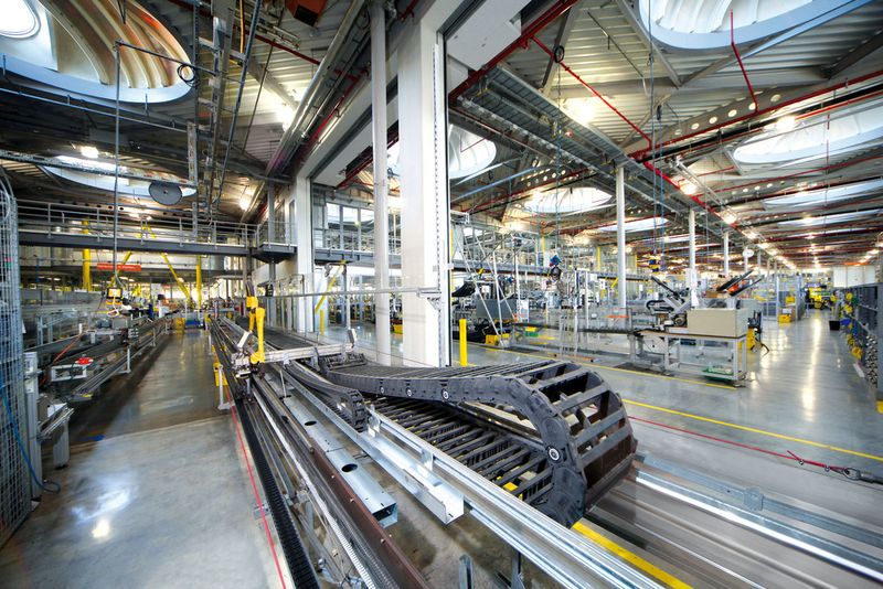 Das Labor umfasst unterschiedlichste Teststände. (Bild: Igus/Klaus Fritsche)
