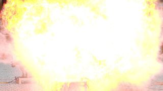 Brennbare Stäube können mit Luft oder anderen Oxidationsmitteln explosionsfähige Atmosphäre bzw. ein explosionsfähiges Gemisch bilden. (Bild: Staubexplosion / Hans-Peter Scholz / CC BY-SA 3.0)