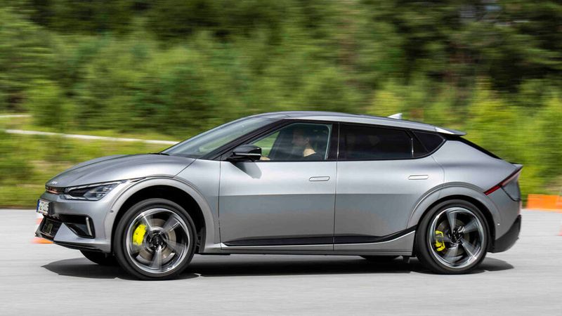 Auf Wunsch ist ein Sprint aus dem Stand auf 100 km/h in 3,5 Sekunden möglich. (Bild: Kia)