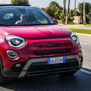 Der 500X Hybrid „Club“ geht bei knapp 29.000 Euro los.(Bild:  Fiat)