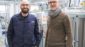 Hochzufrieden mit der Messtechniklösung: Vincenzo Varlese, Automation Engineer, Inkmaker und Alessandro Tallone, Area Sales Manager der IM Group. (Bild: Vega)