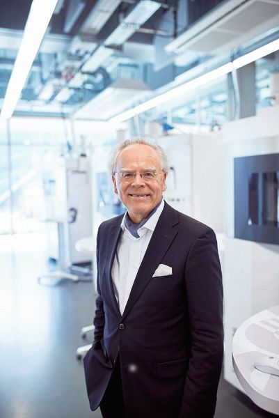 Dr. Hans J. Langer ist ein Pionier der 3D-Technologie. Sein Unternehmen EOS gehört zu den weltweit führenden Anbietern von High-end-Lösungen zur Additiven Fertigung: „Wer seine Ziele kennt, kann etwas bewegen.“ (EOS)