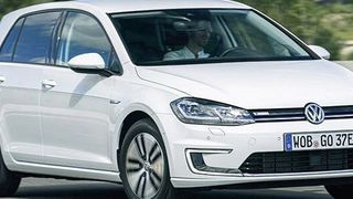 Kein deutscher Hersteller an der Spitze, dafür aber auf Platz 2: Der E-Golf von VW schaffte 2.561 Neuzulassungen im ersten Halbjahr.  (Volkswagen)