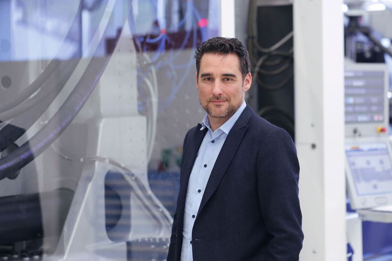 Renzo Davatz, CEO der Netstal-Maschinen AG: «Mit der neuen Baureihe Elios können Anwender ihre Energiekosten um fünfstellige Frankenbeträge reduzieren.» (L. Meister)