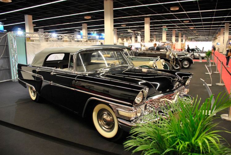 Was wie ein Amischlitten aus den Fünfzigern aussieht, ist in Wirklichkeit ein russicher ZIL. (Bild: Dominsky)