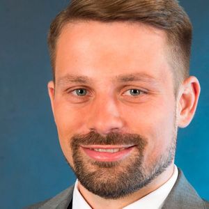 Patrick Kübler ist Gruppenleiter Unternehmens- und Produktionsstrategie am Fraunhofer-Institut für Produktionstechnik und Automatisierung (IPA).