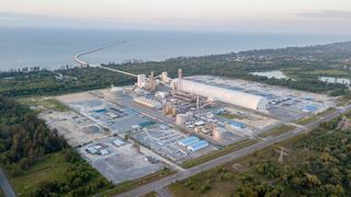 Der neue Düngemittelkomplex im Sungai Liang Industrial Park, Brunei, soll über eine Produktionskapazität von 2200 Tonnen Ammoniak und 3900 Tonnen Harnstoff pro Tag verfügen. (Bild: Thyssenkrupp Uhde)