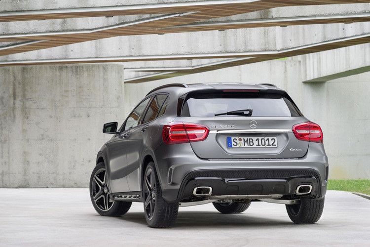 Den Offroad-Charakter des SUV betonen Elemente wie ein angedeuteter und deutlich sichtbarer Unterfahrschutz. (Foto: Daimler)