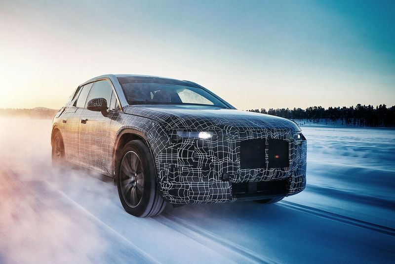 Das SUV i-Next soll sogar mehr als 600 Kilometer schaffen. (BMW)