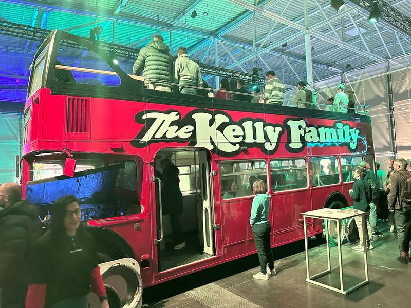 Er brachte seinen Familienbus mit. Ich habe mich gefragt: Wie haben all diese Menschen darin leben können?  (Bild: Vogel IT-Medien GmbH)