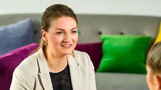 Die Digitalministerin des Freistaats Bayern Judith Gerlach sucht den Schulterschluss mit den bayerischen Kommunen (Joerg Koch –  Bayerisches Staatsministerium für Digitales)
