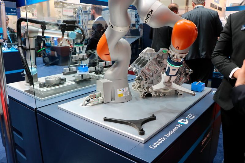 Greifer von Schunk im Einsatz. (K.Juschkat/konstruktionspraxis/elektrotechnik)