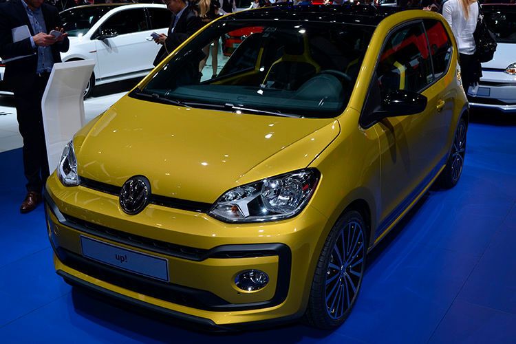 Die einzige echte (B-)Premiere auf dem Genfer VW-Stand in diesem Jahr: Der geliftete Up, der sich jetzt detaillierter individualisieren und mit 90-PS-1-Liter-TSI ordern lässt.  (Rehberg)