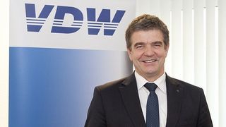 „Ich freue mich über das Vertrauen und auf meine künftigen Aufgaben im VDW“, sagte Dr. Heinz-Jürgen Prokop nach seiner Wahl zum Vorsitzenden. (Bild: VDW)