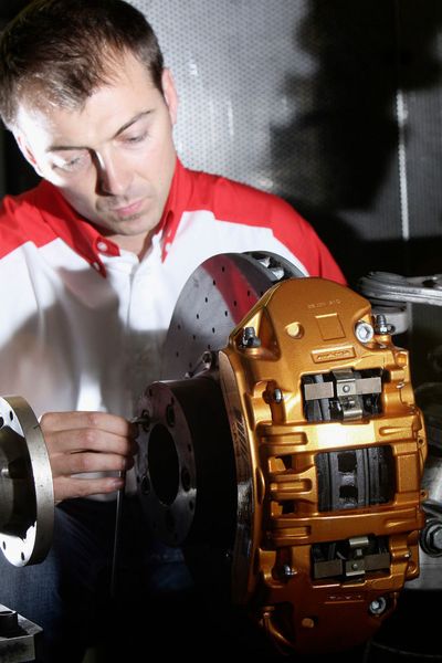 Bremsenentwicklung für den Mercedes-Benz SLS AMG. (Mercedes-Benz)