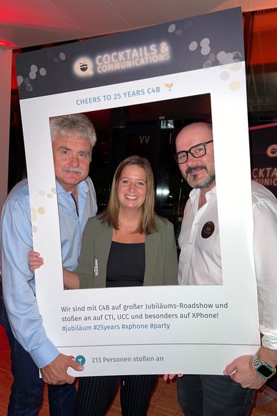 Dirk Jacoby (Deutsche Telekom), Damaris Plocher (KOMSA) und Michael Minnert (Deutsche Telekom) (Bild: C4B)