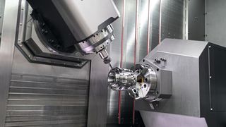 Mit dem Standardwerkzeugsatz der DNX 2100 werden Bauteile in nur einem Arbeitsgang gefertigt.   (Bild: DN Solutions)