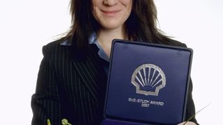 Dr. Marie Schröter hat Nano-Katalysatoren für die Produktion von Methanol entwickelt.  (Bild: RUB)