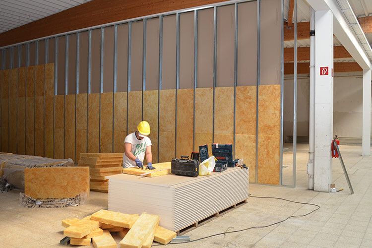 ...zwischen dem künftigen Ford- und dem Dacia-Schauraum gezogen. (Foto: Rehberg)