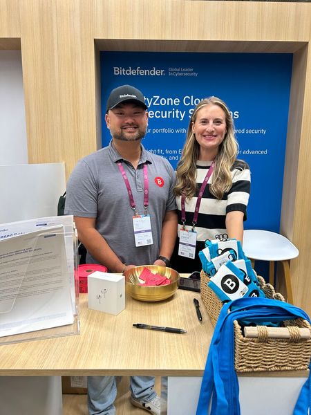 Auch Bitdefender mit Todd Hass und Jennifer Childs war vor Ort.   (Bild: Vogel IT-Medien)