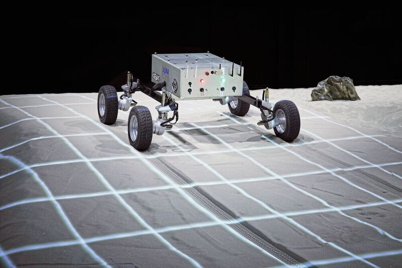 Nissan hat einen gemeinsam mit der Japan Aerospace Exploration Agency entwickelten Prototyp eines Mond-Rovers vorgestellt.  (Nissan)