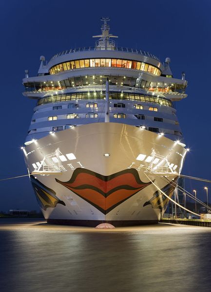 AIDAbella nach dem Ausdocken aus der Halle 5 am Ausrüstungspierder Meyer Werft Papenburg.  (Bild: Michael Wessels)
