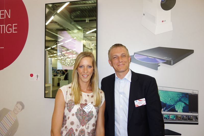 Manuela Dippl, Ingram Micro, mit Sven Miethke, P-Labor Elektronik (Bild: IT-BUSINESS)
