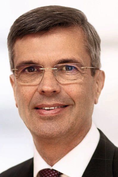 Mit Wirkung zum 1. Dezember 2018 hat der Aufsichtsrat von Voltabox Jörg Dorbandt als Chief Operating Officer zum Vorstandsmitglied bestellt. Dorbandt ist damit künftig insbesondere für den Aufbau und die Leitung der weltweiten Produktion und der gesamten betrieblichen Prozesse verantwortlich. Außerdem übernimmt der 59-Jährige künftig die Leitung des Finanzressorts.  (Voltabox)