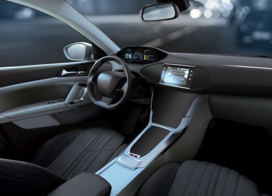 Oberflächen: In modernen PKWs oder den künftigen autonom fahrenden Fahrzeugen spielen beleuchtete Oberflächen eine wichtige Rolle. (Continental)