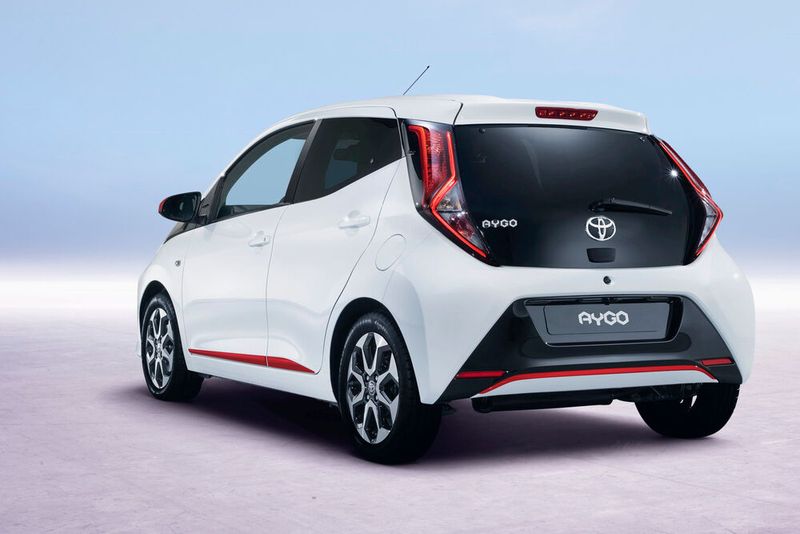 Auch die Heckleuchten haben die Designer verändert. (Bild: Toyota)