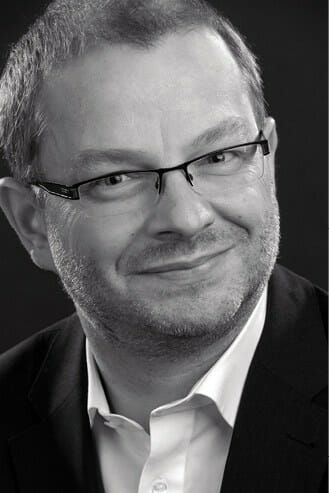 ("Unternehmen, die sich jetzt eine solide Datenstrategie aufbauen und das KI-Know-how von professionellen Partnern für die Skalierung nutzen – werden in der Produktionswelt der Zukunft die Gewinner sein.“ Chris Fangmann, CTO Manufacturing, DXC Technology  Bild: DXC Technology)