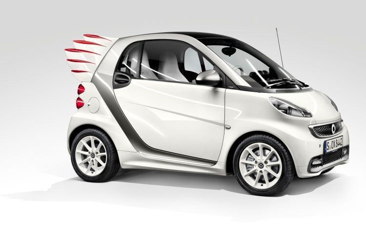 Der Smart For Jeremy hatte straßenzugelassene Engelsflügel am Heck. (Bild: Daimler)