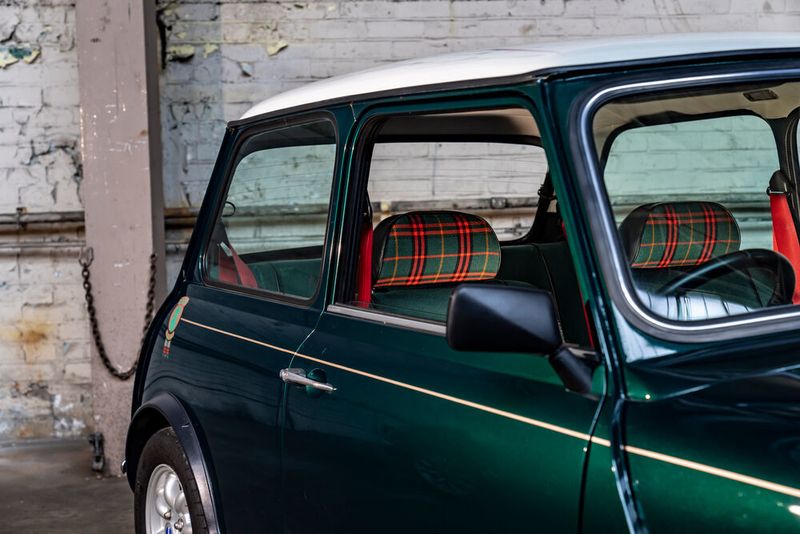 Mini Recharged - Elektrifizierung des classic Mini (BMW)