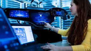 Wie andere Hersteller entwickelt auch Mercedes eine eigene Software fürs Auto. (Bild: Mercedes-Benz)