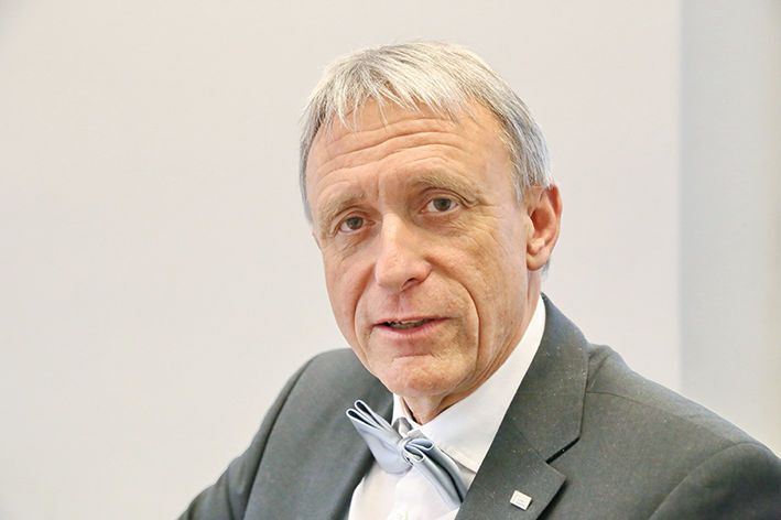 Fred Gaegauf, CEO von Studer und Schaudt Mikrosa: «Es ist offensichtlich, dass Wiredress riesige Vorteile vor allem auf der Kostenseite bringt, da es viel effizienter als andere Verfahren ist. Doch bis sich ein Kunde an solch einen neuen Prozess heranwagt, braucht es eine gewisse Zeit.» (Anne Richter, SMM)