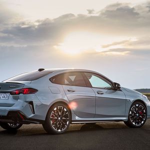 Das Heck ist nun weniger wuchtig.(Bild:  BMW Group)