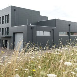 Ein Multimedia-Schulungsraum steht für Aus- und Weiterbildungsseminare bereit.(Foto:  KÜS)