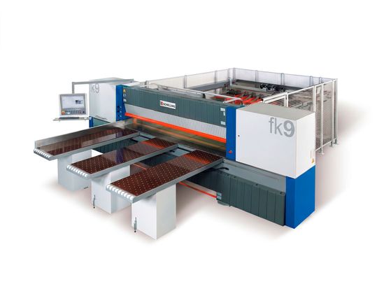 Das ist die neue Spezialplatten-Aufteilsäge fk 9 von IMA Schelling Precision, die man technisch gesehen, zwischen der fk 10 und der fk 8 einzusortieren hat. Lesen Sie hier, warum die Österreicher diese Zwischenlösung auf die Beine gestellt haben ...(Bild:  IMA Schelling Precision)