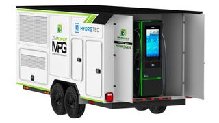Der mobile Stromgenerator von GM Hydrotec und Renewable Innovations: kann E-Fahrzeuge schnell aufladen, ohne dass das Stromnetz erweitert werden muss oder feste Ladestationen an Orten installiert werden müssen, an denen nur vorübergehend Strom benötigt wird.  (General Motors)